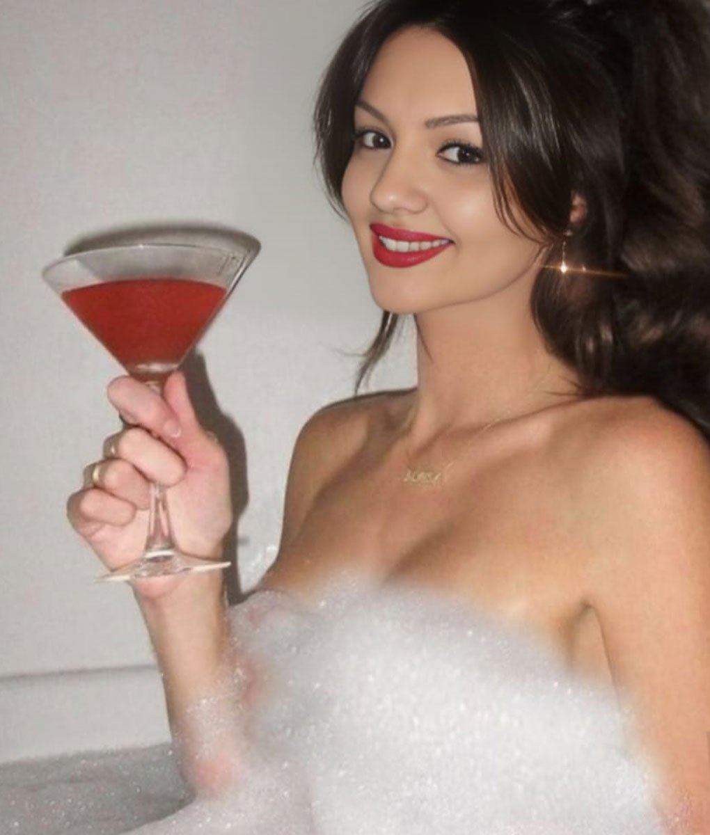  Russian Call Girls 