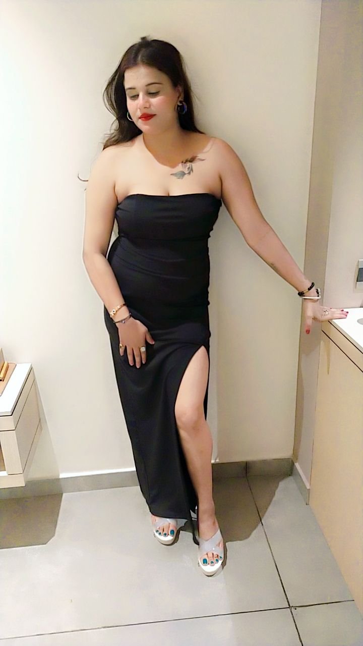  Housewife Call Girls 